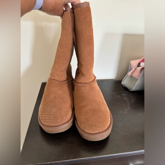 Ugg Australia - classic tall. Size 10W - Picture 3 of 5